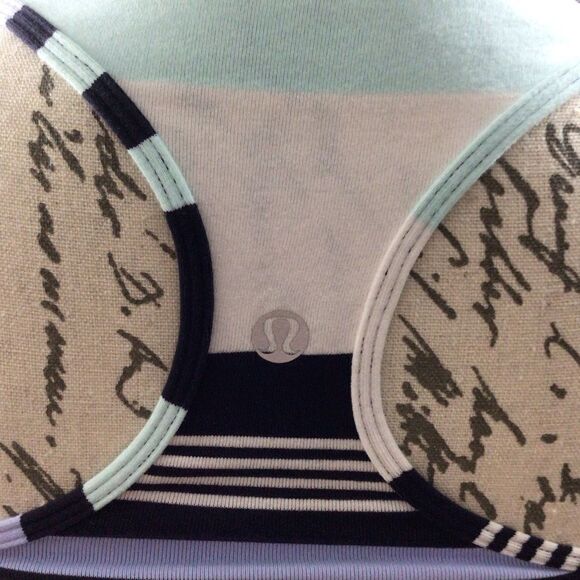 Women’s Lululemon Cool Racerback Discovery White Stripe Deep Indigo‎ Tank - Picture 6 of 6